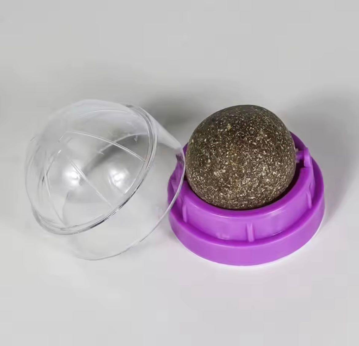 🐱 Bola de Catnip con Tapa Protectora – ¡Diversión Natural para tu Gato!