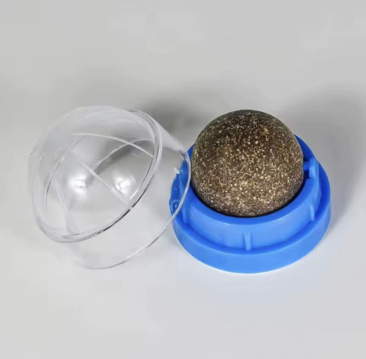 🐱 Bola de Catnip con Tapa Protectora – ¡Diversión Natural para tu Gato!
